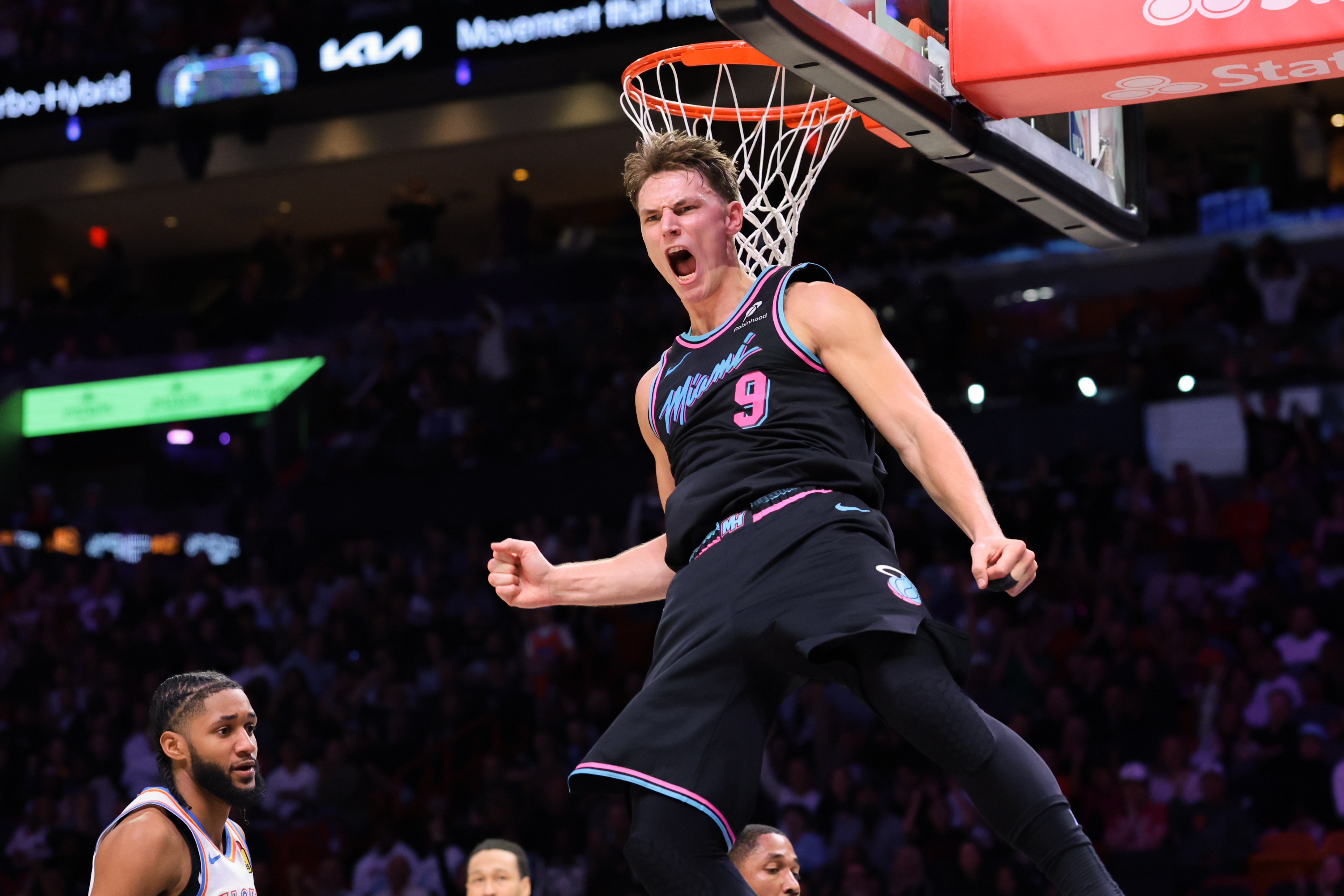 星空体育官网入口-9中7砍16分6板！拉松谈表现：向教练队友学习 教练非常相信我们